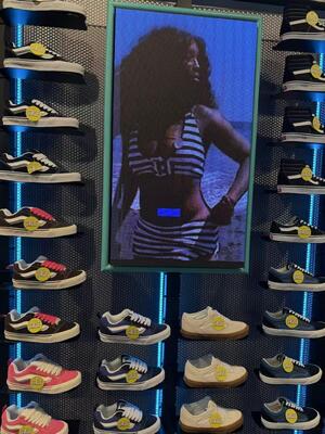 شاشة LED خارجية بتكوين بكسل SMD1515 توفر عمرًا افتراضيًا يبلغ 000 ساعة، ممتازة للافتات الرقمية والفعاليات الخارجية.