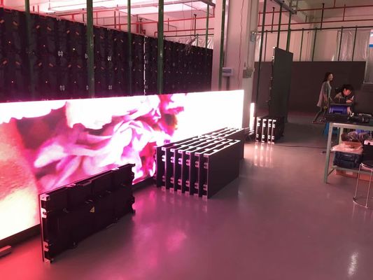 شاشة LED عالية الدقة 256 × 256 نقطة ، مصدر طاقة متوسط